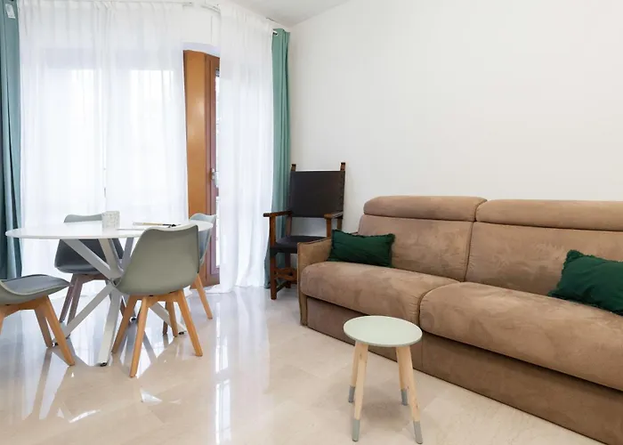 Uguzzone 21 Apartment *