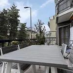 Uguzzone 21 ميلان