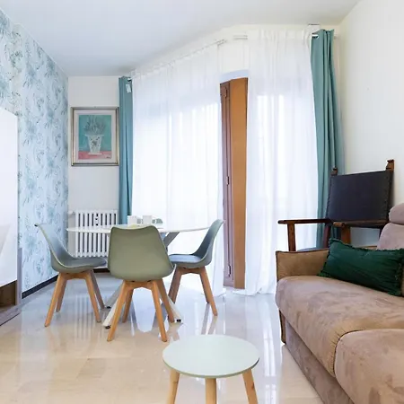 Uguzzone 21 Apartment Milan
